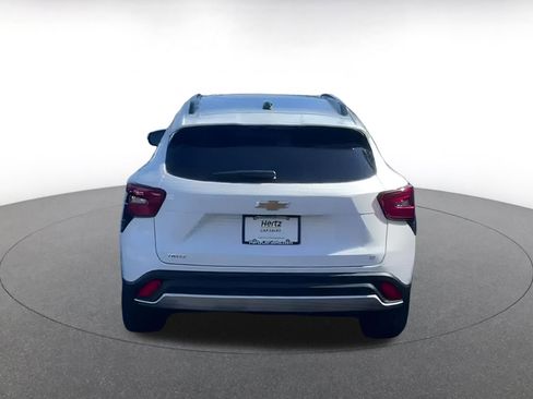 Used 2025 Chevrolet Trax LT image 10