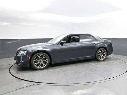 Used 2018 Chrysler 300 S w/ 300S Premium Group image 8