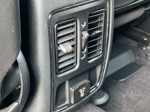 Used 2019 Jeep Grand Cherokee Altitude AWD/4WD image 34