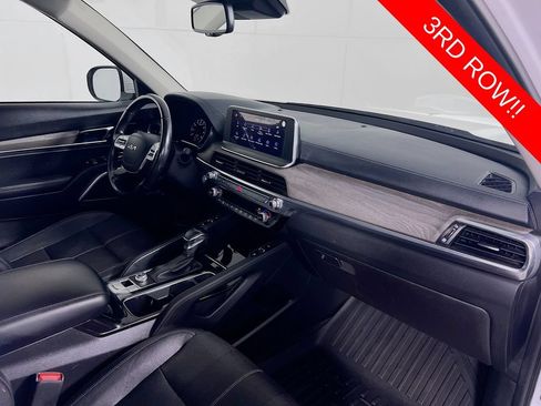 Used 2022 Kia Telluride EX w/ EX Premium Package FWD image 31