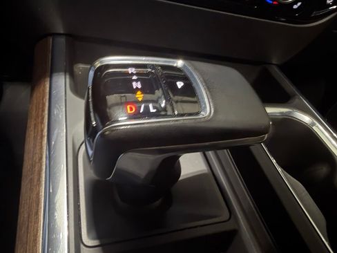 Used 2023 Chevrolet Silverado 1500 High Country w/ High Country Premium Package AWD/4WD image 24
