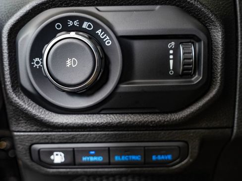 Used 2024 Jeep Wrangler Unlimited AWD/4WD image 25
