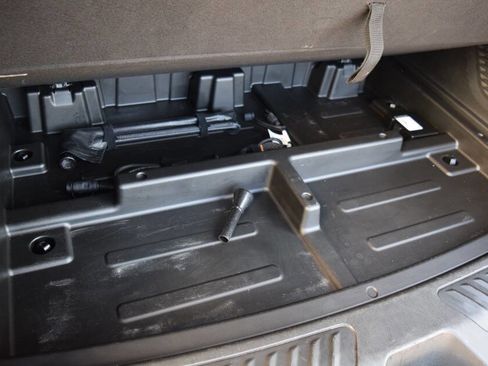 Used 2023 Chevrolet Suburban LT image 80