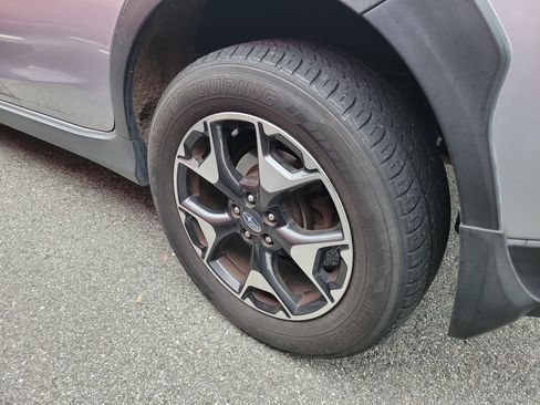 Used 2019 Subaru Crosstrek 2.0i Premium w/ Moonroof Package image 21