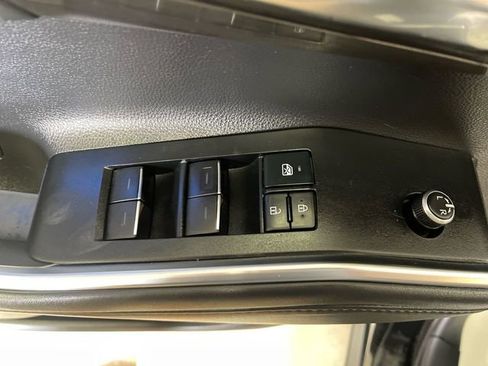 Used 2021 Toyota Highlander Limited AWD/4WD image 13