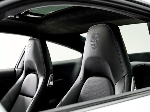 Certified 2018 Porsche 911 Carrera RWD image 10