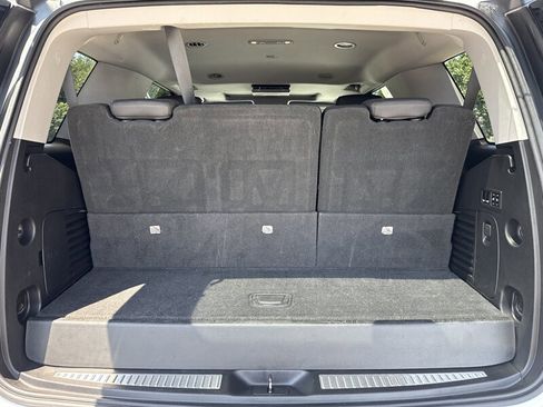 Used 2018 Cadillac Escalade Premium Luxury image 32