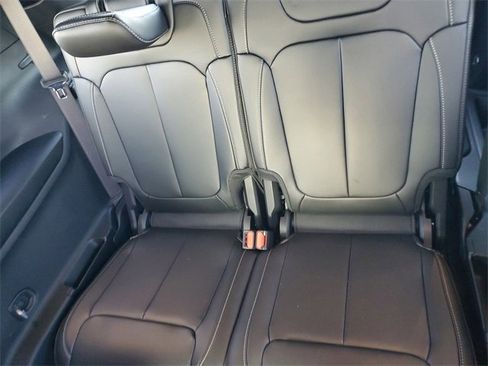 New 2025 Jeep Grand Cherokee L Limited w/ Trailer Tow Package image 11