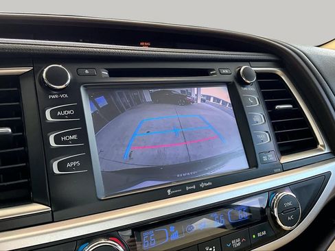 Used 2016 Toyota Highlander XLE FWD image 28