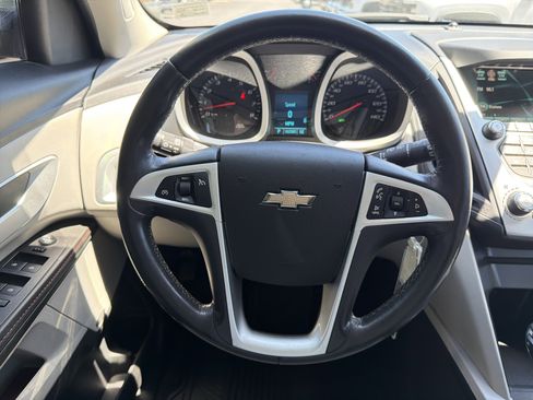 Used 2011 Chevrolet Equinox LTZ FWD image 18