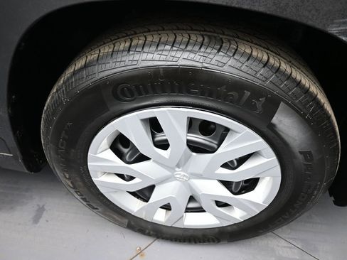 Certified 2025 Toyota Corolla Cross L image 13