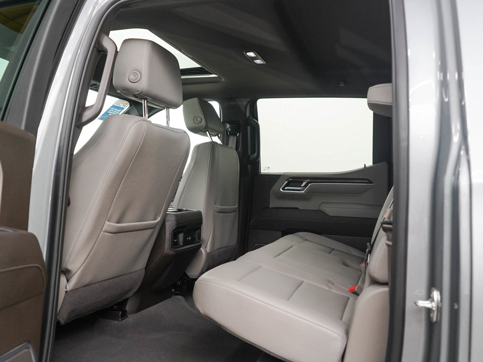 Used 2025 Chevrolet Silverado 1500 LT Trail Boss w/ LT Trail Boss Premium Package AWD/4WD image 16