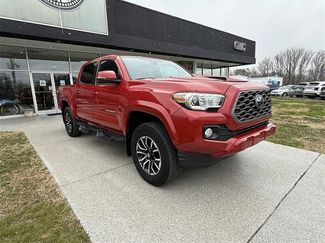 Used 2022 Toyota Tacoma TRD Sport video 1