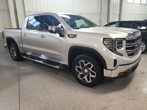 Used 2022 GMC Sierra 1500 SLT w/ SLT Premium Package AWD/4WD image 4