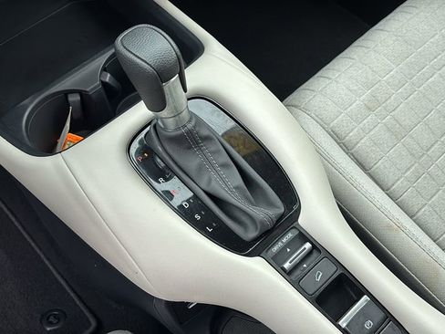 Certified 2025 Honda HR-V LX image 21