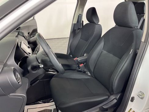 Used 2024 Nissan Kicks S image 18