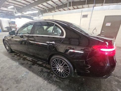 Used 2025 Mercedes-Benz C 300 4MATIC Sedan image 4