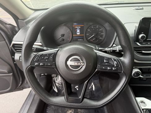 Used 2024 Nissan Altima 2.5 S FWD image 16