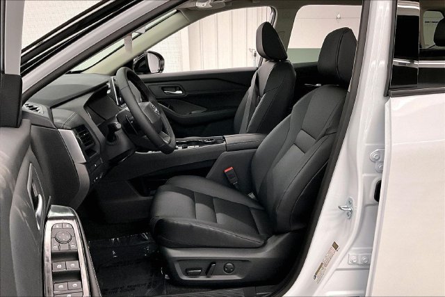 New 2026 Nissan Rogue Dark Armor AWD/4WD image 10