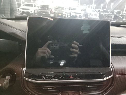 Used 2022 Jeep Compass Trailhawk w/ Trailhawk Elite Group image 16