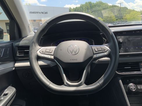 Used 2022 Volkswagen Taos SEL AWD/4WD image 18