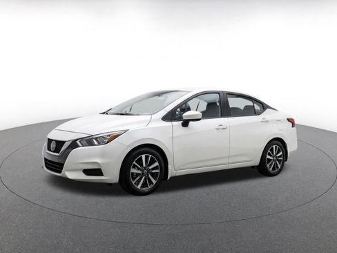 Used 2025 Nissan Versa SV FWD image 3