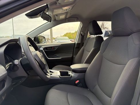 Used 2025 Toyota RAV4 LE image 9