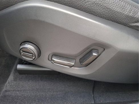 Certified 2025 Volvo XC60 B5 Plus image 11