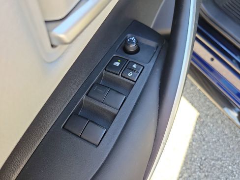 Used 2023 Toyota Corolla SE image 13