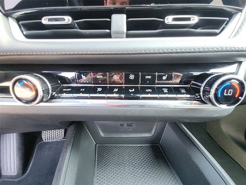 New 2025 Chevrolet Equinox LT w/ Convenience Package II image 23