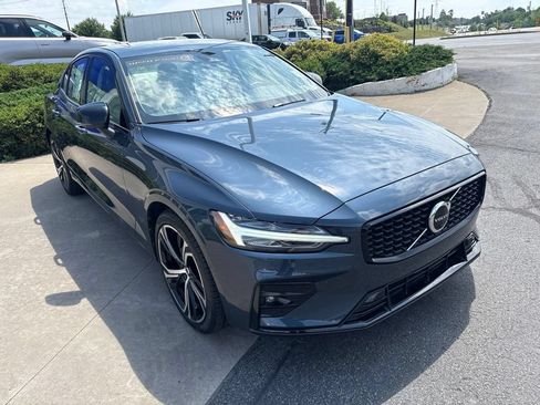 Certified 2023 Volvo S60 B5 Plus w/ Climate Package FWD image 4