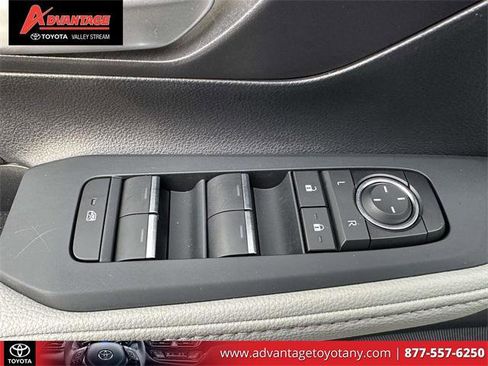 Certified 2025 Toyota Grand Highlander FWD image 22