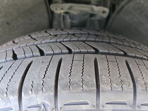 Used 2022 Genesis GV70 2.5T w/ Select Package image 8