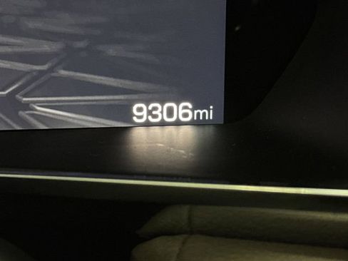 Used 2024 GMC Canyon Denali image 6