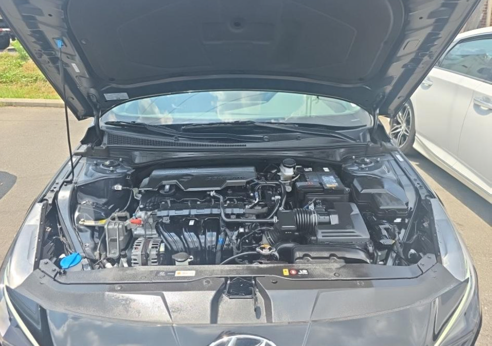 Used 2023 Hyundai Elantra SEL w/ Convenience Package FWD image 17