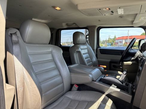 Used 2004 HUMMER H2 w/ Preferred Equipment Group AWD/4WD image 13