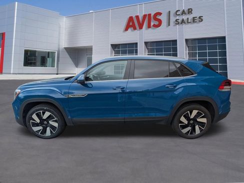 Used 2025 Volkswagen Atlas Cross Sport SE image 10
