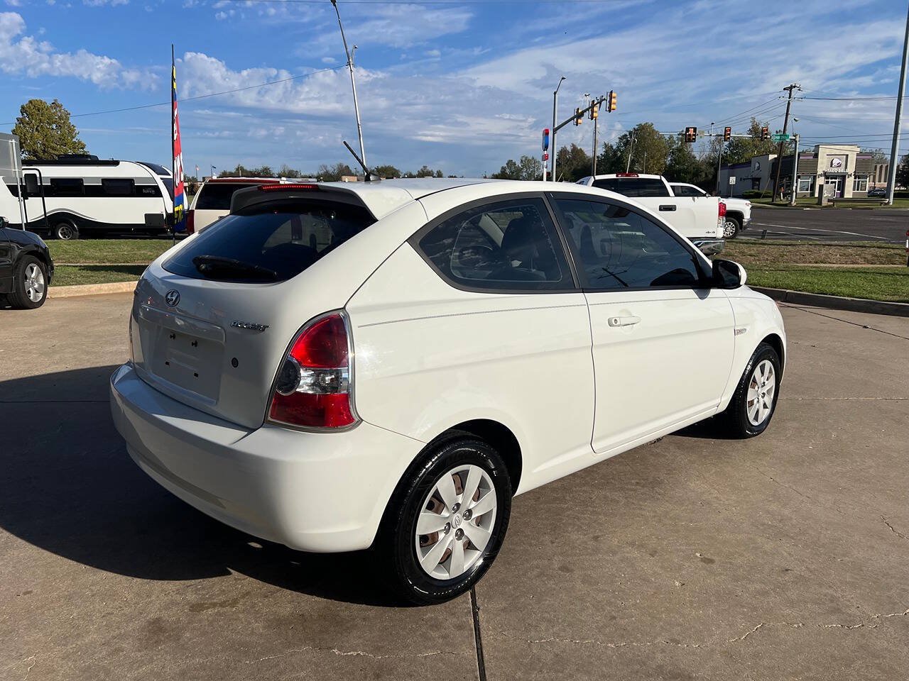 Used 2010 Hyundai Accent GS FWD image 8