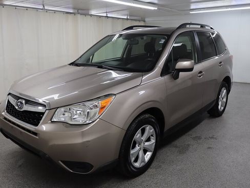 Used 2015 Subaru Forester 2.5i Premium AWD/4WD image 3