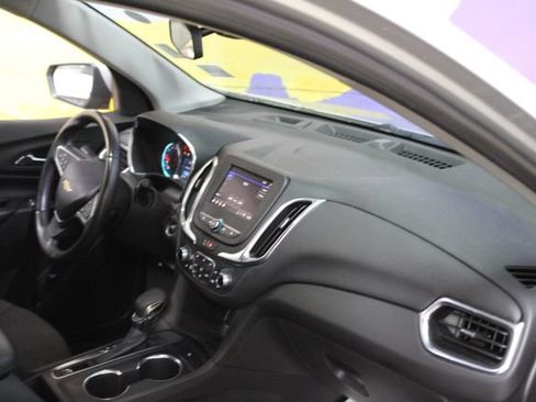 Used 2022 Chevrolet Equinox LT FWD image 12