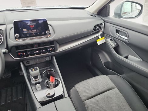 New 2026 Nissan Rogue SV w/ Cold Weather Package AWD/4WD image 12