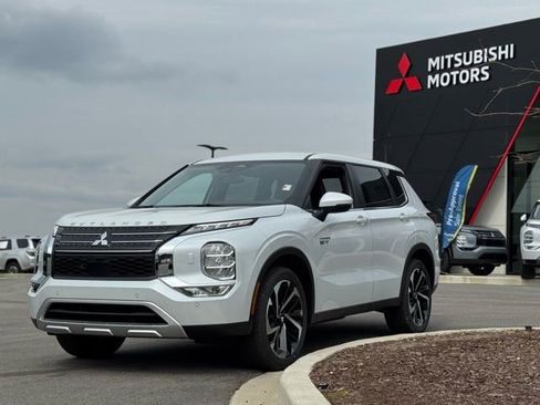 New 2025 Mitsubishi Outlander 4WD Plug-In Hybrid image 8
