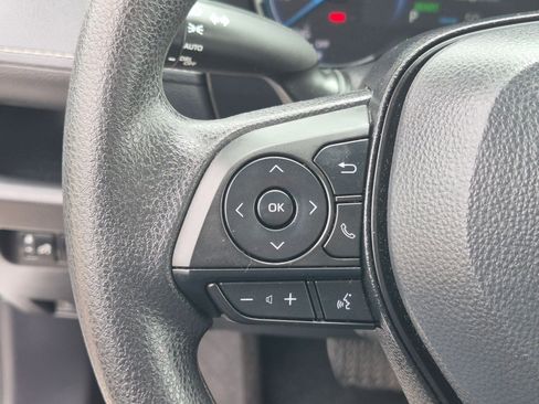 Used 2025 Toyota RAV4 XLE AWD/4WD image 19