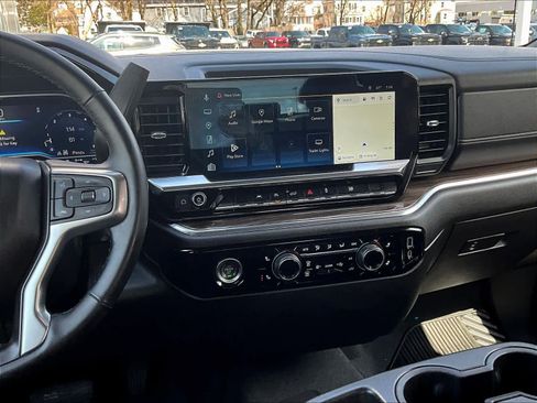 Used 2023 Chevrolet Silverado 1500 LT image 18