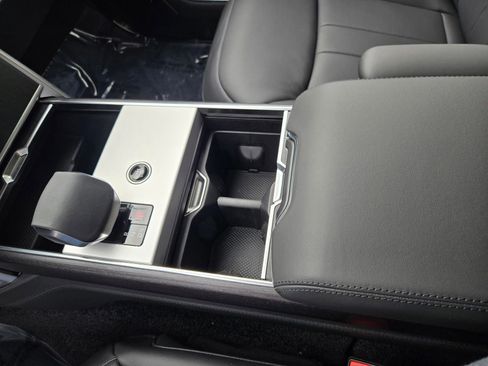 New 2026 Land Rover Range Rover SE AWD/4WD image 15