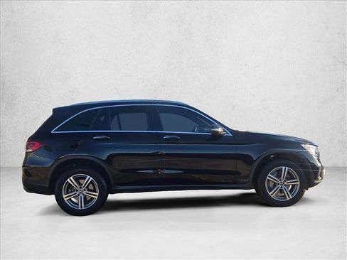 Certified 2022 Mercedes-Benz GLC 300 image 3
