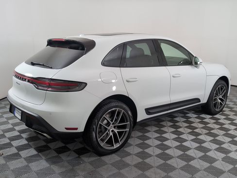 Certified 2025 Porsche Macan AWD/4WD image 8