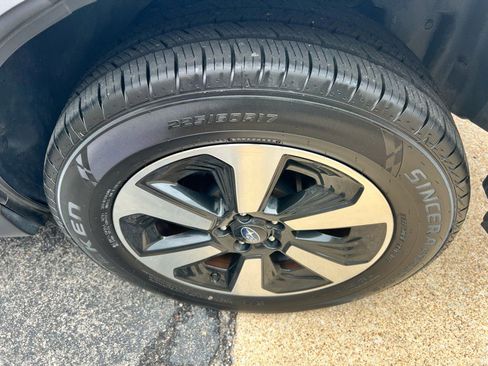 Used 2017 Subaru Forester 2.5i Limited image 19