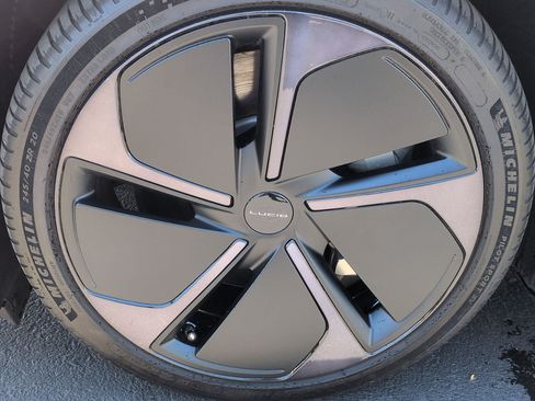 Used 2024 Lucid Air Touring AWD/4WD image 13