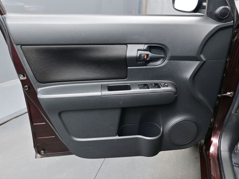 Used 2009 Scion xB image 9
